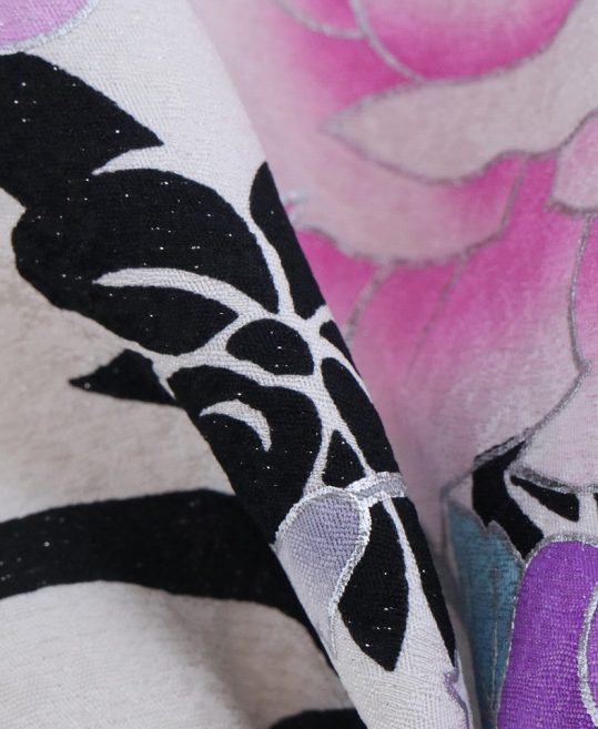 成人式振袖[ガーリー]白に濃いピンクぼかし・紫黒水色のバラ[身長171cmまで]No.685